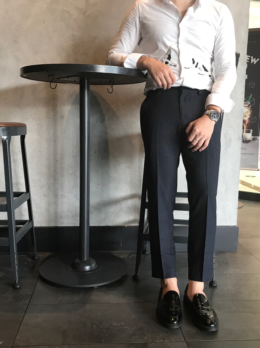 「就是先生のアイテム（スラックス、ブラック系）」を使った、就是先生さん（メンズ・168cm）の夏コーディネートの1枚目の写真