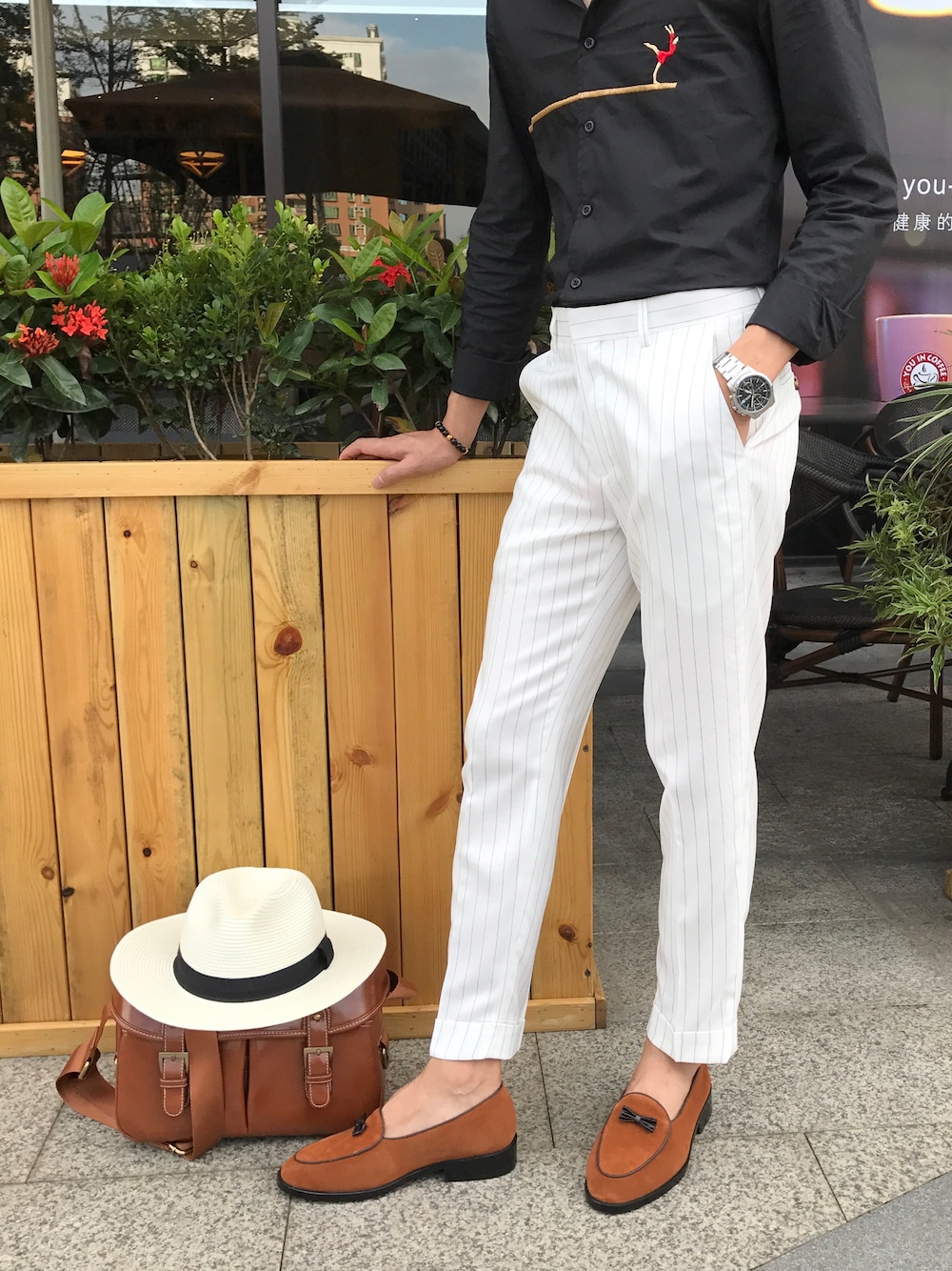 「jiushixianshengのアイテム（シャツ/ブラウス、ブラック系）」を使った、就是先生さん（メンズ・168cm）の夏コーディネートの1枚目の写真