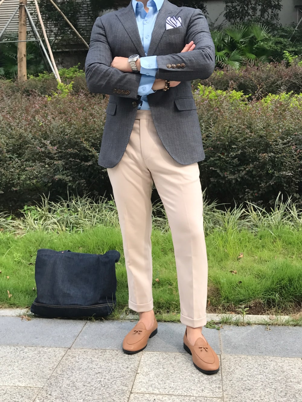 「就是先生のアイテム（スーツジャケット、グレー系）」を使った、就是先生さん（メンズ・173cm）の秋コーディネートの1枚目の写真