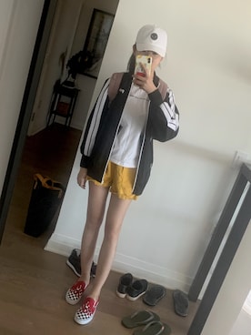 「shorts」｜「アイテム（ジャケット/アウター）」を使った、カシーさん（レディース・170cm）の秋コーディネート