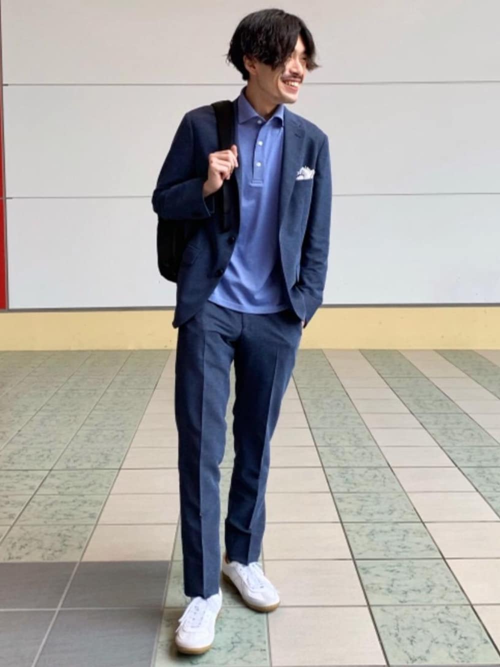 「スニーカー、セットアップ、ビジネス、office、RELAX、WORK TRIP OUTFITS、Easy Set Up、Clean V-ZONE、👟バッグ」｜「GERMAN TRAINERの[ ジャーマントレーナー ] SC GERMAN TRAINER スニーカー（スニーカー、ホワイト系）」を使った、kyoperiskさん（メンズ・175cm）の春コーディネートの1枚目の写真
