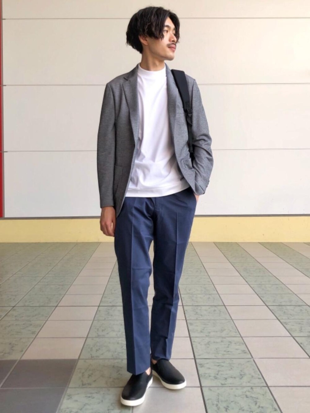 「ジャケット、リラックス、ビジネス、office、RELAX、Clean V-ZONE」｜「green label relaxingのSC GLR スリッポン スニーカー V2（スリッポン、ブラック系）」を使った、kyoperiskさん（メンズ・175cm）の春コーディネートの1枚目の写真