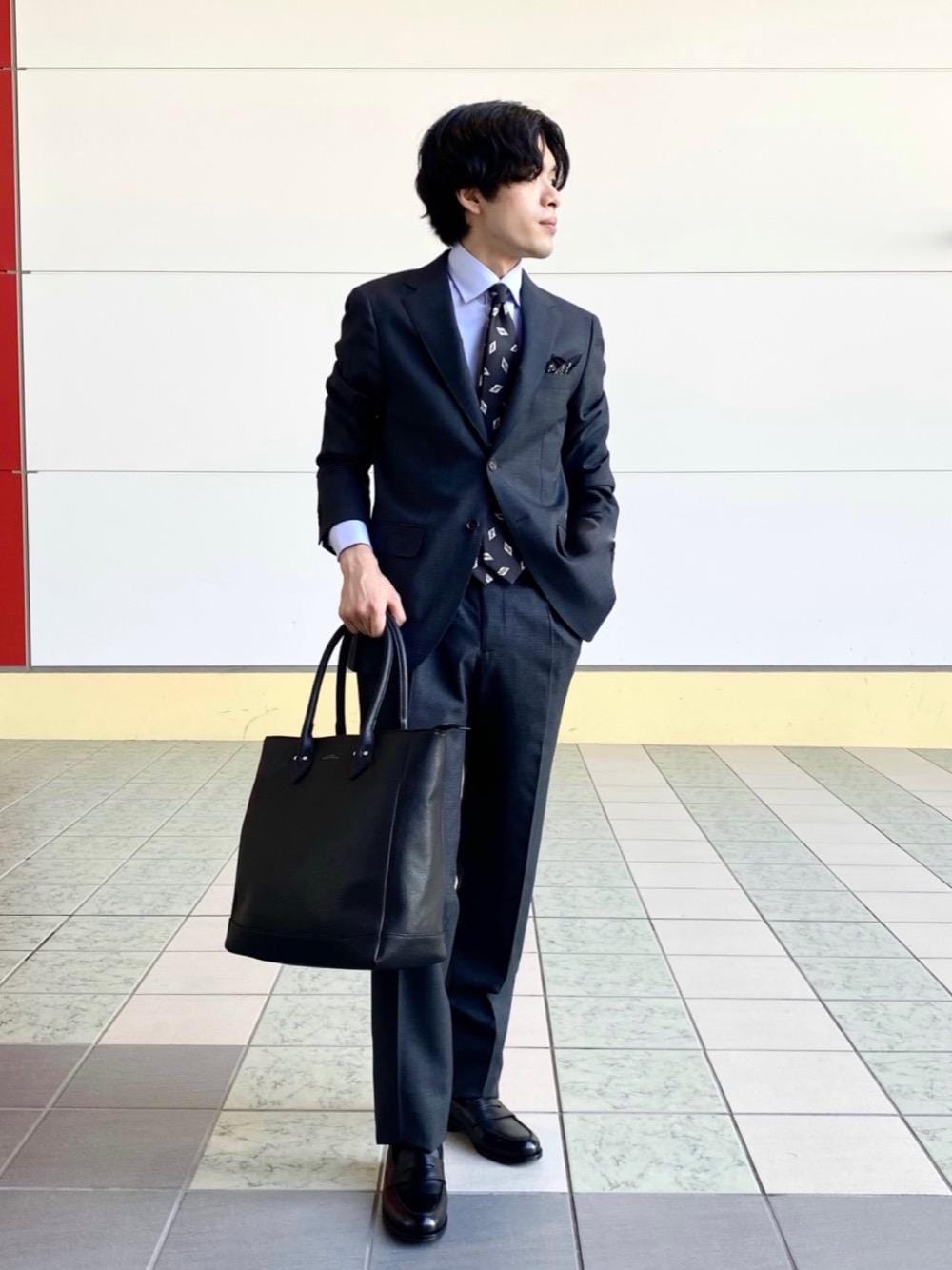 「セットアップ、シューズ、ビジネス、シャツ/ブラウス、スーツ/タイ」｜「WORK TRIP OUTFITS GREEN LABEL RELAXINGの【WORK TRIP OUTFITS】WTO スムース フレンチ ローファー（ローファー、ブラック系）」を使った、kyoperiskさん（メンズ・175cm）の秋コーディネートの1枚目の写真
