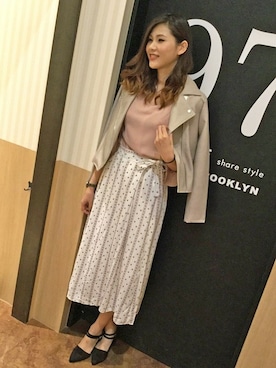 「フレア」｜「アイテム（ライダースジャケット）」を使った、yukiさん（レディース・175cm）の春コーディネート