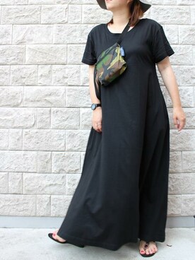 「SiNCERE（シンシア）の販売終了<JULY NINE/ジュライナイン>BURNSIDE/バーンサイド サコッシュ（ショルダーバッグ）」を使った、makiさん（レディース・155cm）の夏コーディネート