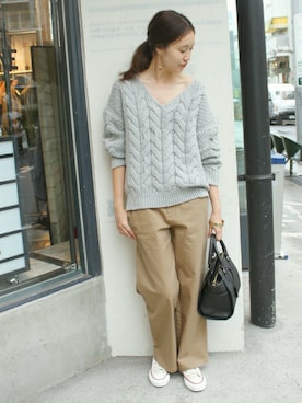 「SLOBE IENA（スローブイエナ）の3GG Vネックケーブルニット◆（ニット/セーター）」を使った、Sallyさん（レディース・162cm）の冬コーディネート
