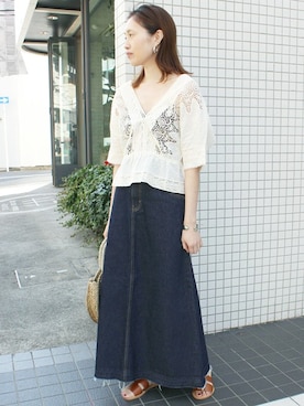 「SLOBE IENA（スローブイエナ）のアイテム（デニムスカート）」を使った、Sallyさん（レディース・162cm）の春コーディネート