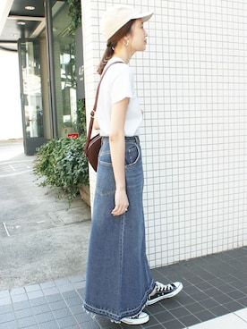 「SLOBE IENA（スローブイエナ）のアイテム（デニムスカート）」を使った、Sallyさん（レディース・162cm）の春コーディネート