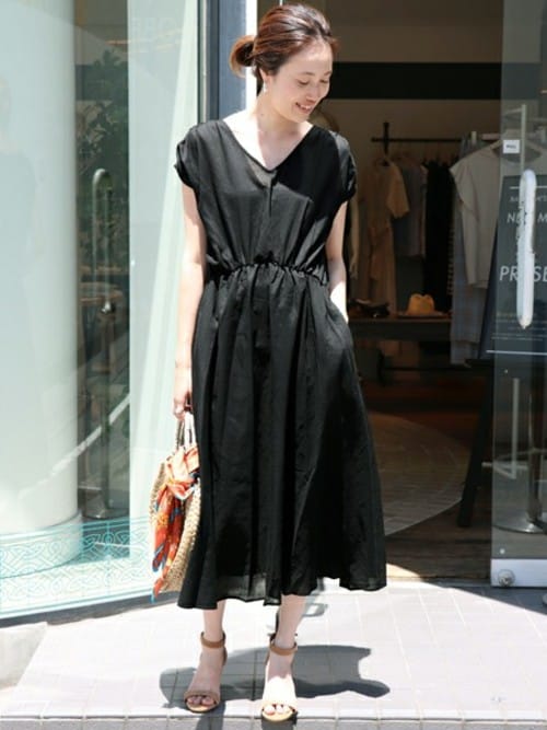 CLASSY. Closetコラボ　ロングワンピ　 スローブイエナ SLOBE IENA（スローブイエナ）の「Vネックギャザーワンピース