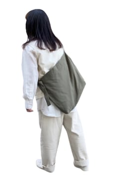 「ONIGIRI（オニギリ）のアイテム（スニーカー）」を使った、熊丸リナさん（レディース・153cm）の春コーディネート