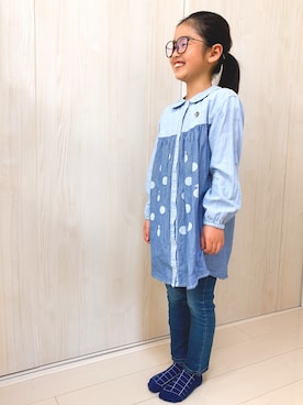 「kladskap（クレードスコープ）のアイテム（シャツワンピース）」を使った、anzuhimoさん（キッズ・122cm）の春コーディネート