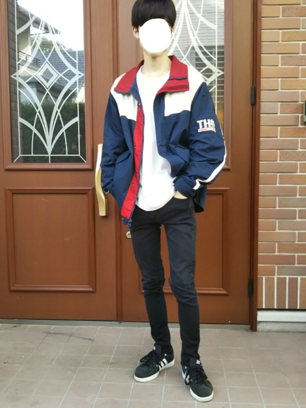 「秋コーデ、ブルゾン、古着、古着好きな人と繋がりたい、TOMMY HILFIGER、ユニクロ、GU、プチプラ、スウェット、スポーツミックス」｜「TOMMY HILFIGERのTommy Hilfiger アウター（used）（ジャケット/アウター、ブルー系）」を使った、たむたむさん（メンズ・180cm）の秋コーディネートの1枚目の写真