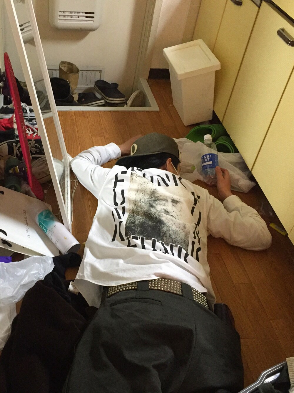 「#wackomaria、HTC、NEIGHBORHOOD、rudo、シンプル、春コーデ、かぜひき、風邪っぴき」｜「WACKO MARIAのアイテム（シャツ/ブラウス、ホワイト系）」を使った、Satsuma Gotoさん（メンズ・168cm）の冬コーディネートの1枚目の写真