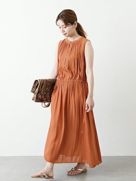 「アイテム（サンダル、ゴールド系）」を使った、ondaさん（レディース・158cm）の春コーディネート