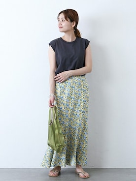 「アイテム（サンダル、ゴールド系）」を使った、ondaさん（レディース・158cm）の春コーディネート