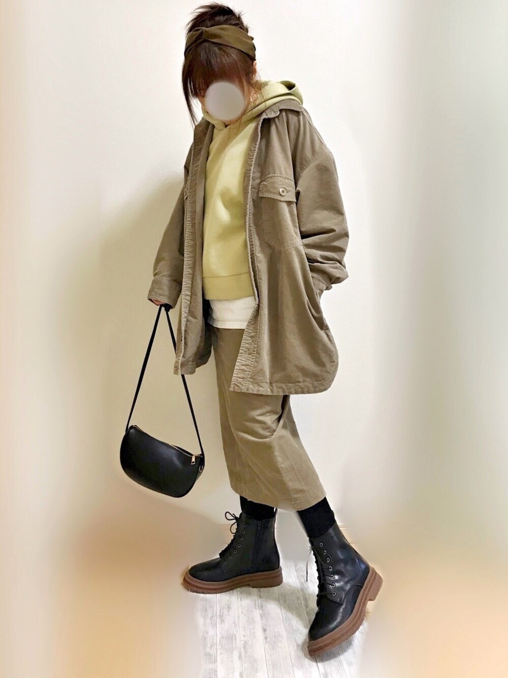 「オーバーサイズ、レイヤード、レイヤードスタイル、年末WEAR感謝祭、レースアップブーツ、ブーツ、セットアップ、パーカーコーデ、グリーン、ピスタチオ」｜「LEPSIMのフェイクスウェードカチューシャ　919727（カチューシャ、ブラウン系）」を使った、まりも☺︎︎𓇼𓆡𓆉さん（レディース・156cm）の冬コーディネートの1枚目の写真