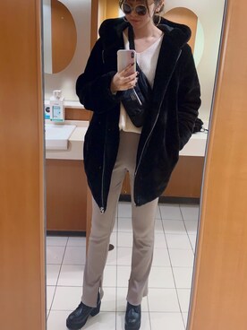 「EVRIS（エヴリス）のアイテム（その他アウター）」を使った、田神まみさん（レディース・168cm）の冬コーディネート