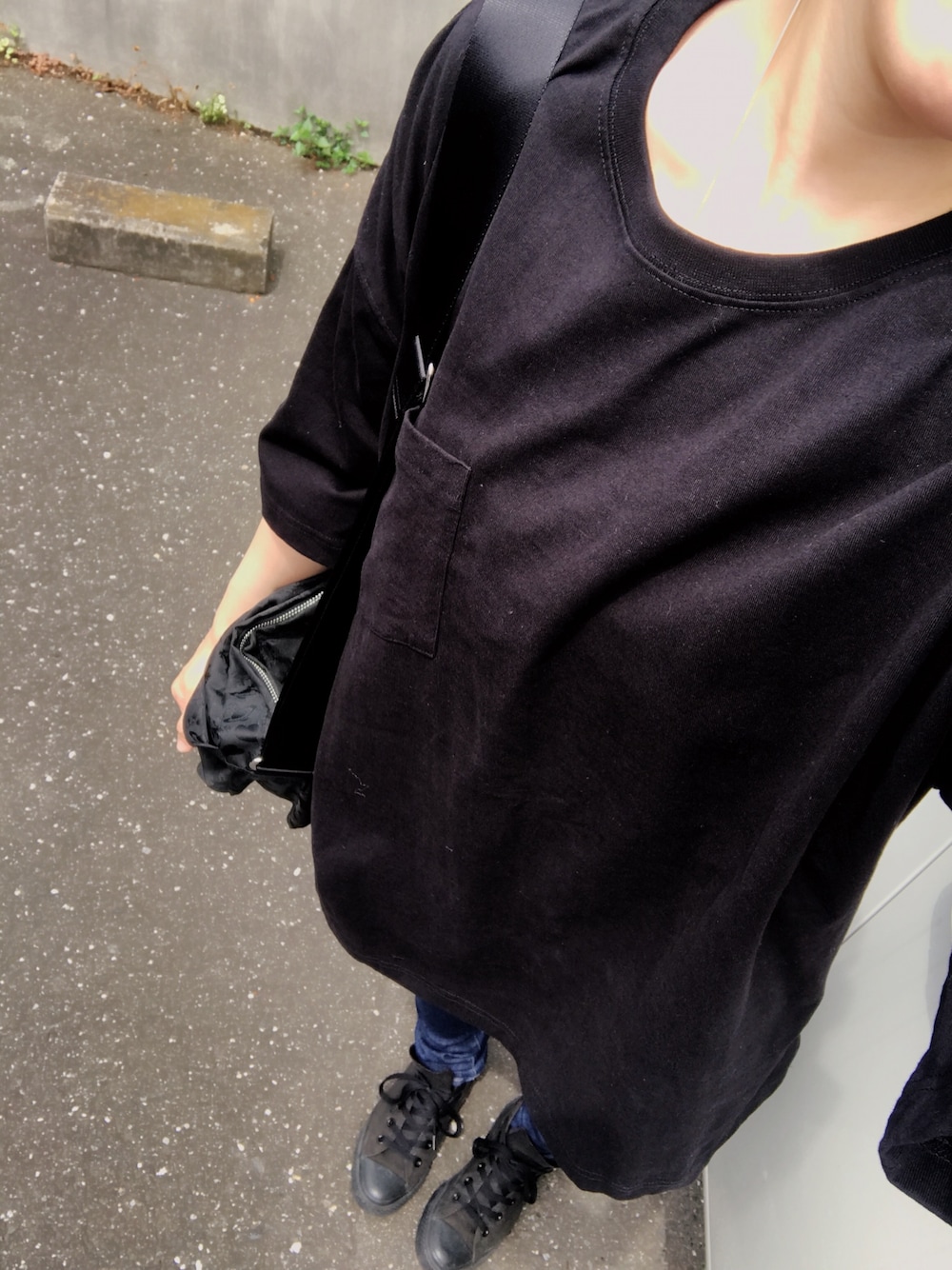 「誕生日、オタクコーデ、おデブコーデ、おデブ、スーパービッグTシャツ、シンプルコーデ、カジュアルコーデ、ラフスタイル、ラフ」｜「GUのアイテム（Tシャツ/カットソー、ブラック系）」を使った、えび@えび松さん（レディース・158cm）の夏コーディネートの1枚目の写真