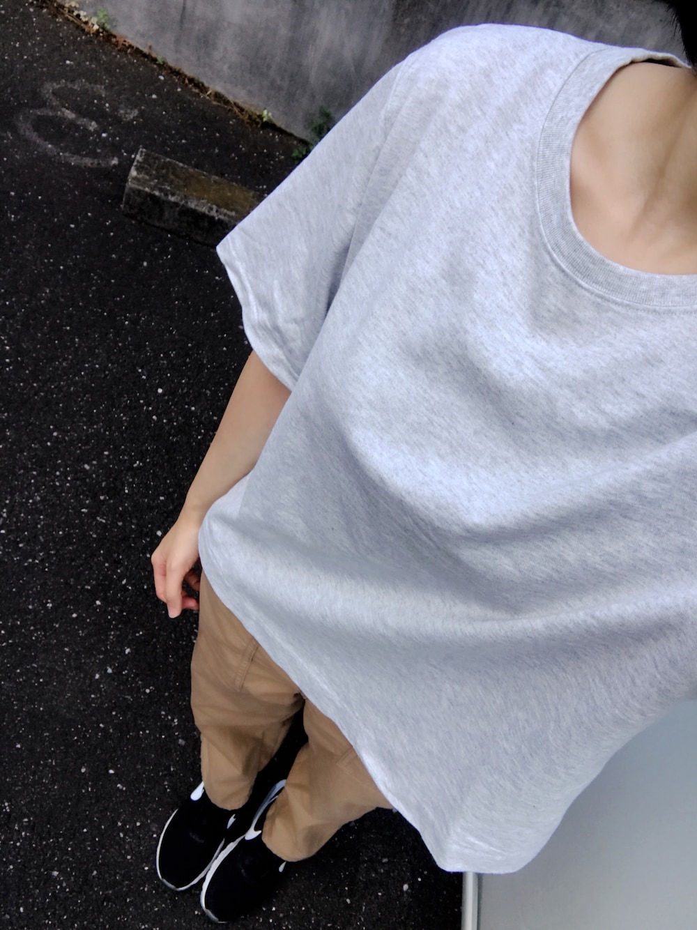 「ラフ、ラフスタイル、カジュアル、ゆるコーデ、大人カジュアル、カジュアルコーデ、おデブ、おデブコーデ、オタク、クロップドクルーネックT」｜「UNIQLOのクロップドクルーネックＴ（半袖）（Tシャツ/カットソー、グレー系）」を使った、えび@えび松さん（レディース・158cm）の夏コーディネートの1枚目の写真