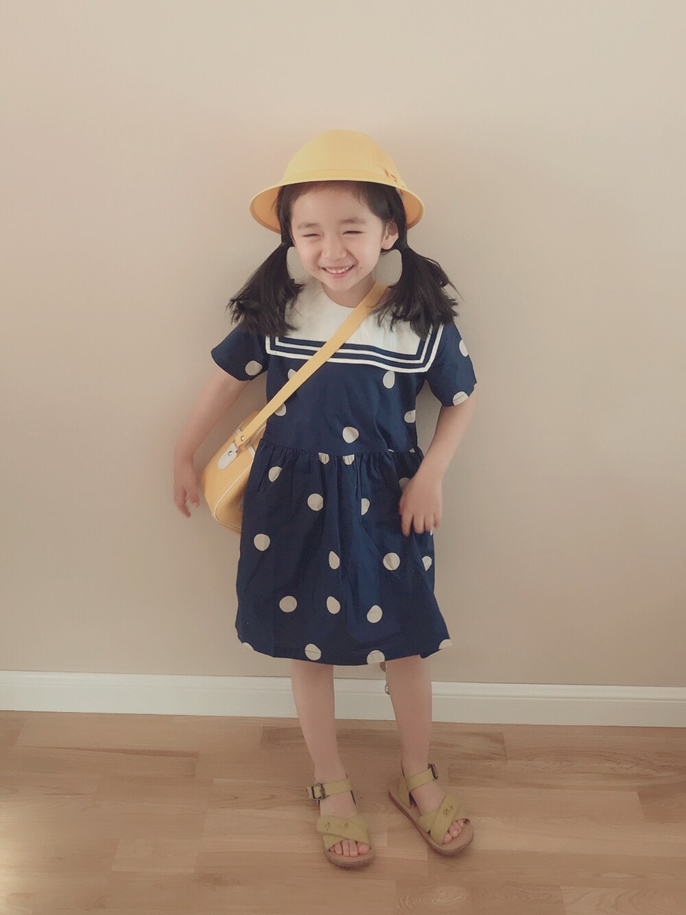 「休日スタイル、おんなのこ、シンプル」｜「Mini Rodiniのアイテム（ワンピース、ブルー系）」を使った、角落里的无处不在さん（キッズ・110cm）の冬コーディネートの1枚目の写真