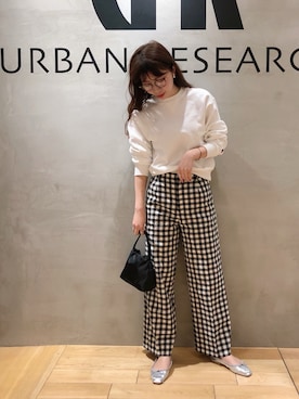 「URBAN RESEARCH（アーバンリサーチ）のアイテム（その他トップス）」を使った、yuco.okadaさん（レディース・167cm）の春コーディネート