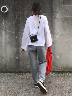 「BLACK BY MOUSSY（ブラックバイマウジー）のJAVA light gray denim<ジャワ ライトグレーデニム>（デニムパンツ）」を使った、あさひさん（レディース・161cm）の春コーディネート