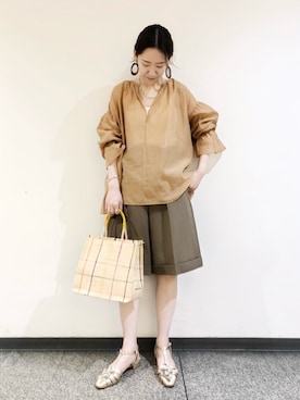 「アイテム（シャツ/ブラウス、イエロー系）」を使った、ochiさん（レディース・156cm）の春コーディネート