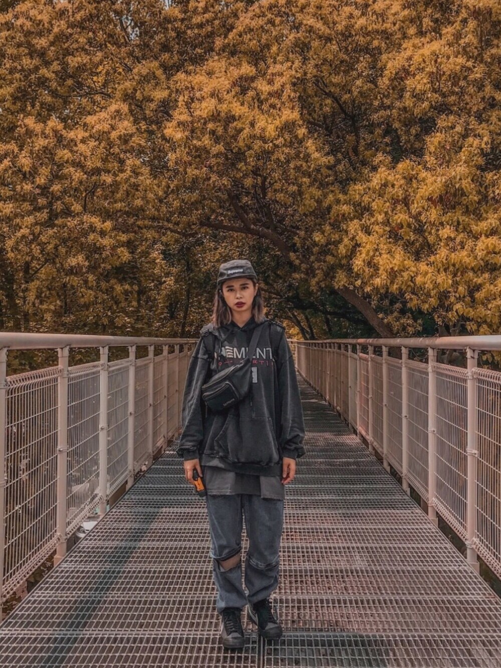 「カジュアルコーデ、春コーデ、DEVICE(DEVICE)、lookbook、WEAR、ann_ii1106、NIKE、off white、supreme、Taiwan」｜「Supreme のアイテム（帽子、ブラック系）」を使った、wear_annさん（レディース・170cm）の春コーディネートの1枚目の写真