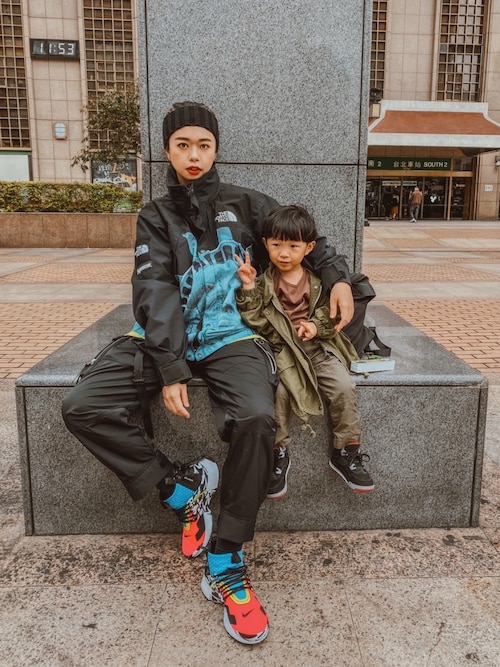 Supreme シュプリーム のトレンチコートを使ったレディース人気ファッションコーディネート Worldarchitecturefestival