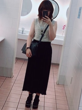 「MAJESTIC LEGON（マジェスティックレゴン）のアイテム（ニット/セーター、ベージュ系）」を使った、HIGANOさん（レディース・154cm）の夏コーディネート