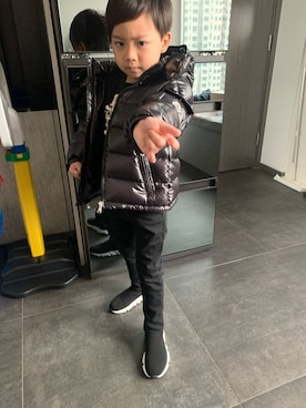 「MONCLER（モンクレール）のアイテム（ジャケット/アウター）」を使った、kylesunさん（キッズ・120cm）の冬コーディネート