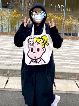 「あいみょんのアイテム（パーカー、ブラック系）」を使った、白さん（レディース）の冬コーディネート