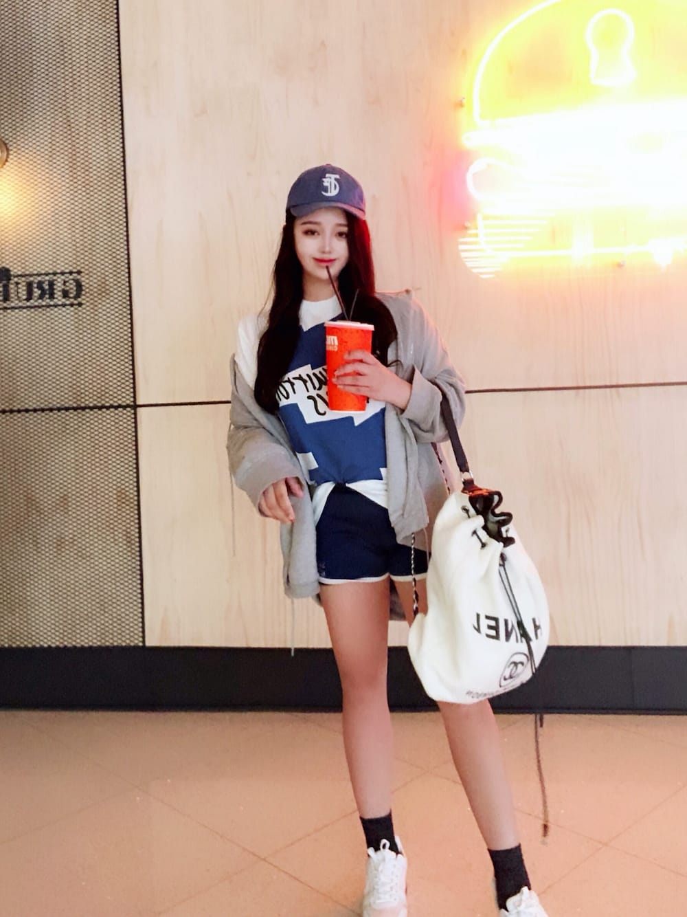 LOUIS VUITTONのTシャツ/カットソーを使ったレディース人気