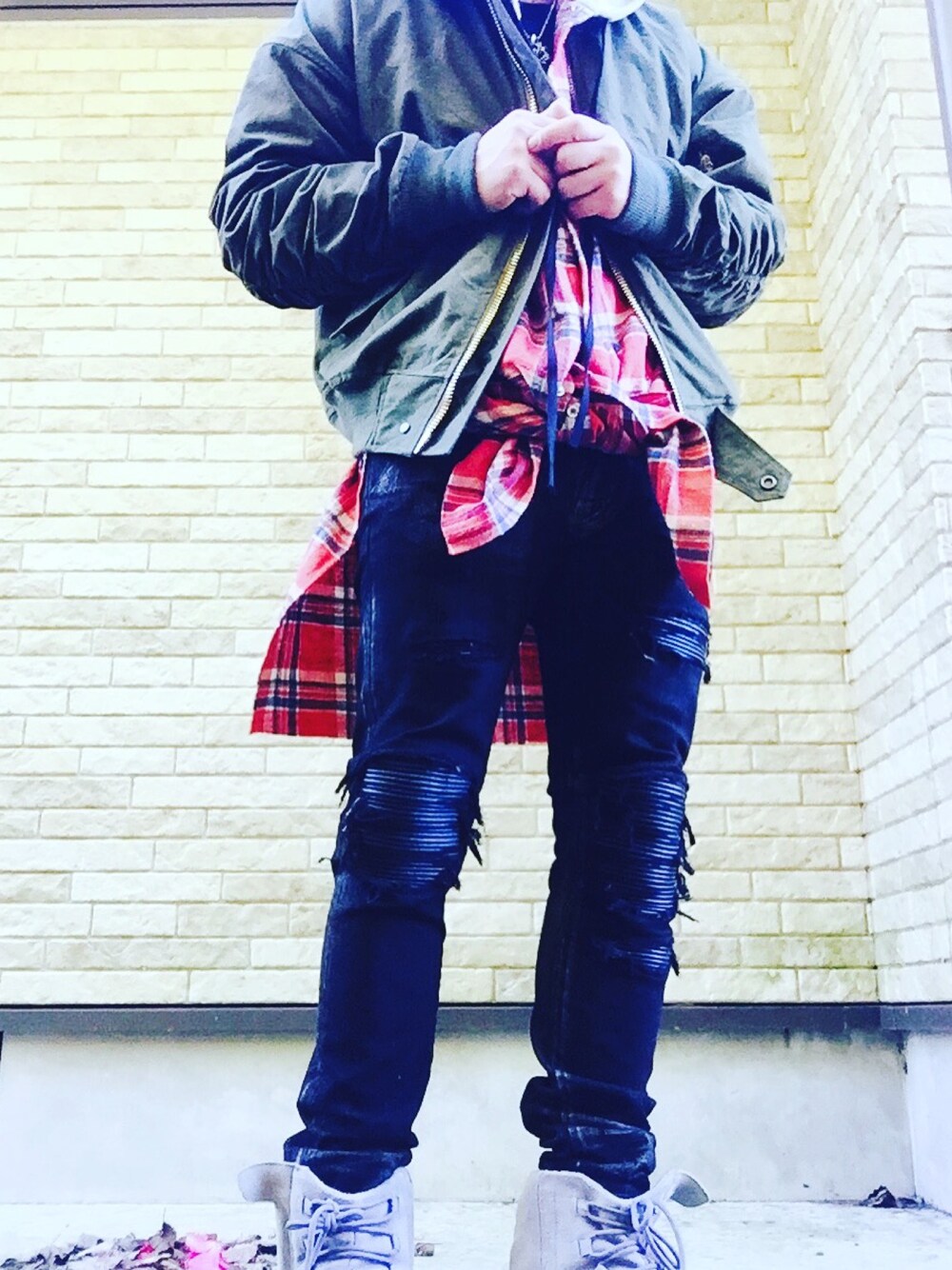 「fear of god、READYMADE、Anglasad、AMIRI、yeezyboost750、アングラサッド、チェックシャツ、岩田剛典、岩ちゃん、コーディネート」｜「fear of god × readymadeのアイテム（ミリタリージャケット、グリーン系）」を使った、まぁ坊さん（メンズ・178cm）の冬コーディネートの1枚目の写真