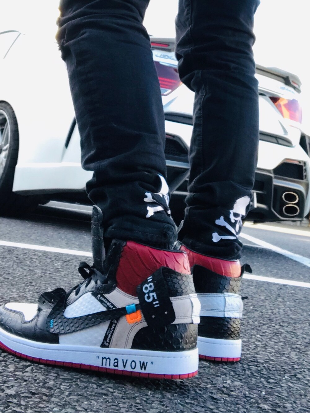 「mastermind world、mastermind JAPAN、AIR JORDAN、カスタムスニーカー、エアジョーダン、マスターマインドジャパン、マスターマインドワールド、lexus、レクサス、off-white×NIKE」｜「LEXUSのアイテム（その他、ホワイト系）」を使った、まぁ坊さん（メンズ・178cm）の秋コーディネートの1枚目の写真