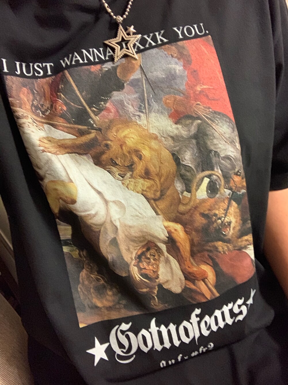 「FR2、fr2 原宿、fr2 ×gotnofears、gotnofears、showlo、fxxking rabbits、Tシャツ、原宿」｜「CODY SANDERSONのアイテム（ネックレス、シルバー系）」を使った、まぁ坊さん（メンズ・178cm）の秋コーディネートの1枚目の写真