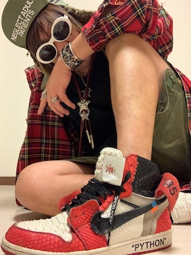 「CODY SANDERSON（コディサンダーソン）のアイテム（バングル/リストバンド）」を使った、まぁ坊さん（メンズ・178cm）の秋コーディネート