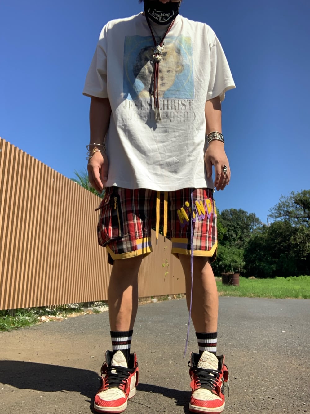 「saint michael、セントマイケル、Cody Sanderson、コディサンダーソン、mindseeker、マインドシーカー、FR2、shoesurgeon、シューサージョン」｜「CODY SANDERSONのアイテム（ネックレス、シルバー系）」を使った、まぁ坊さん（メンズ・178cm）の夏コーディネートの1枚目の写真