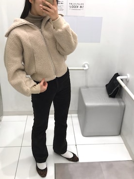「UNIQLO（ユニクロ）のエクストラファインメリノリブタートルネックセーター（長袖）（ニット/セーター）」を使った、miiinaさん（レディース・165cm）の冬コーディネート