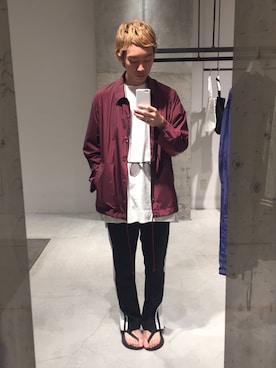 「大阪」｜「アイテム（ブルゾン）」を使った、西島 駿さん（メンズ・177cm）の夏コーディネート