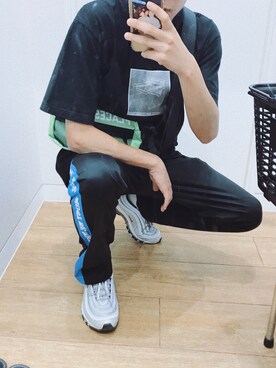 「RIPNDIP（リップンディップ）のアイテム（パンツ）」を使った、lamさん（メンズ・178cm）の春コーディネート