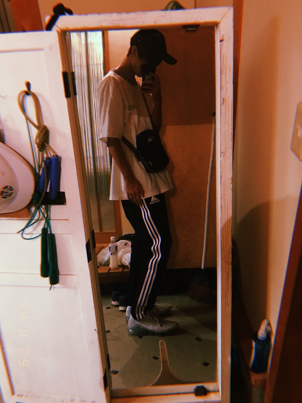 「Dickies、adidas、ラインパンツ、FILA、ビッグT、モノトーン、いいね、save、フォローお願いします🤑、夏、NIKE」｜「NIKEのNIKE ナイキ W AIR VAPORMAX FLYKNIT 2 ナイキ ウィメンズ エア ベイパーマックス フライニット 2 942843 105 WHITE/WHITE-VAST GREY-FOOTBALL GREY（スニーカー、ホワイト系）」を使った、はしもとさん（メンズ・172cm）の夏コーディネートの1枚目の写真