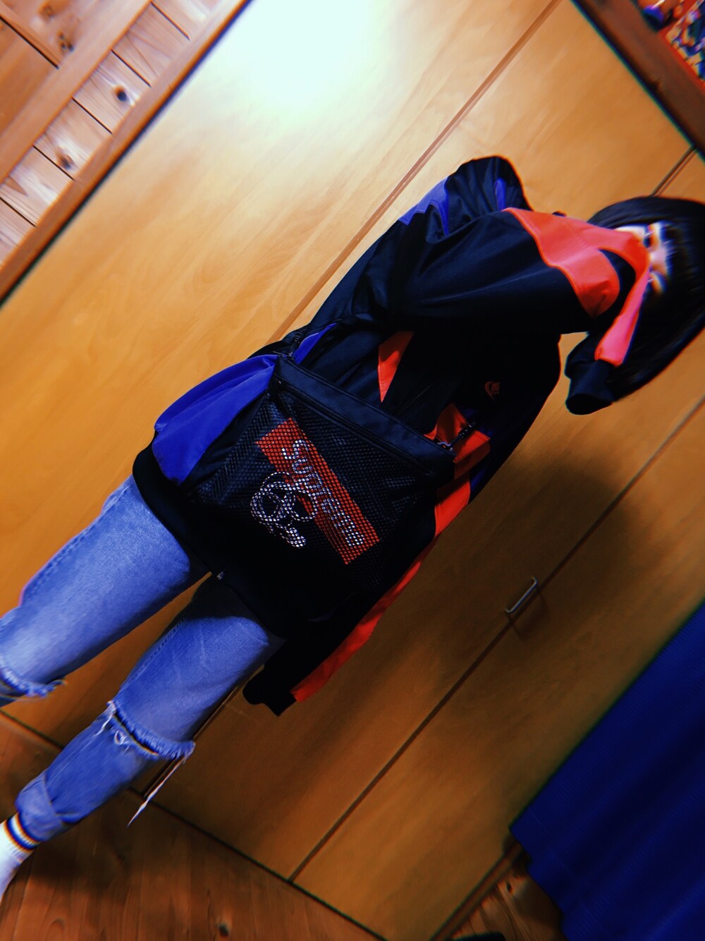 「ラブアンドピース2018、おしゃれさんと繋がりたい、supreme、H&M、彼女、かわいい、古着」｜「古着屋のアイテム（ジャケット/アウター、ブラック系）」を使った、はしもとさん（レディース・154cm）の秋コーディネートの1枚目の写真