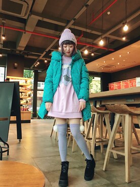 「Candy Stripper（キャンディストリッパー）のアイテム（ダウンジャケット/コート）」を使った、小鸟胃Abby酱さん（レディース・159cm）の冬コーディネート