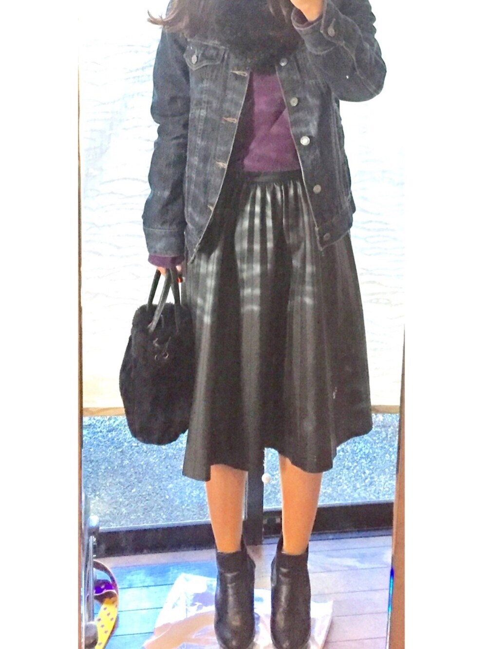 「はるコーデ、ootd、紫、スウェット、プリーツスカート、ふわふわ、シンプル」｜「PEACH JOHNのアコーディオンプリーツスカート（スカート、ブラック系）」を使った、ふゆさん（レディース・158cm）の春コーディネートの1枚目の写真