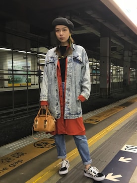 「アイテム（イヤリング（片耳用）、イエロー系）」を使った、MARY•JOEYTSEさん（レディース・163cm）の春コーディネート