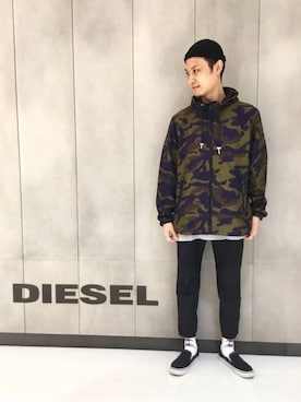「ナイロンパーカー」｜「アイテム（スリッポン）」を使った、NＴさん（メンズ・177cm）の秋コーディネート