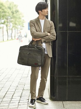 ビジネスバッグを使った カーキ の人気ファッションコーディネート Wear