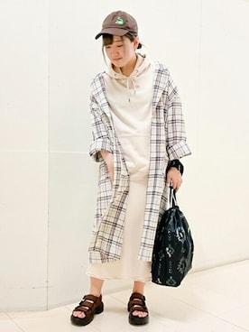 「スポーツミックス」｜「アイテム（ノーカラーコート）」を使った、チチカカさん（レディース・161cm）の春コーディネート
