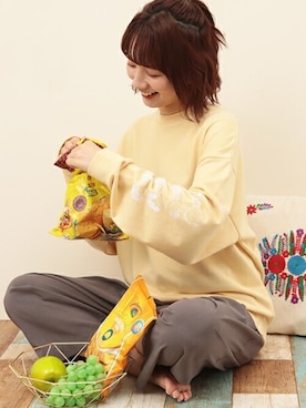 「袖プリント」｜「アイテム（スウェット）」を使った、チチカカさん（レディース・162cm）の夏コーディネート
